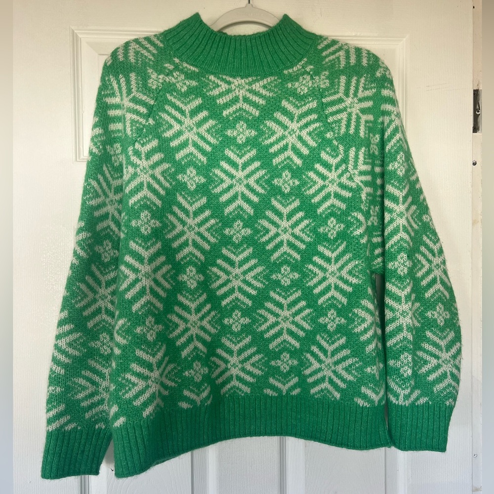 Women’s Old‎ Navy Holiday Sweater